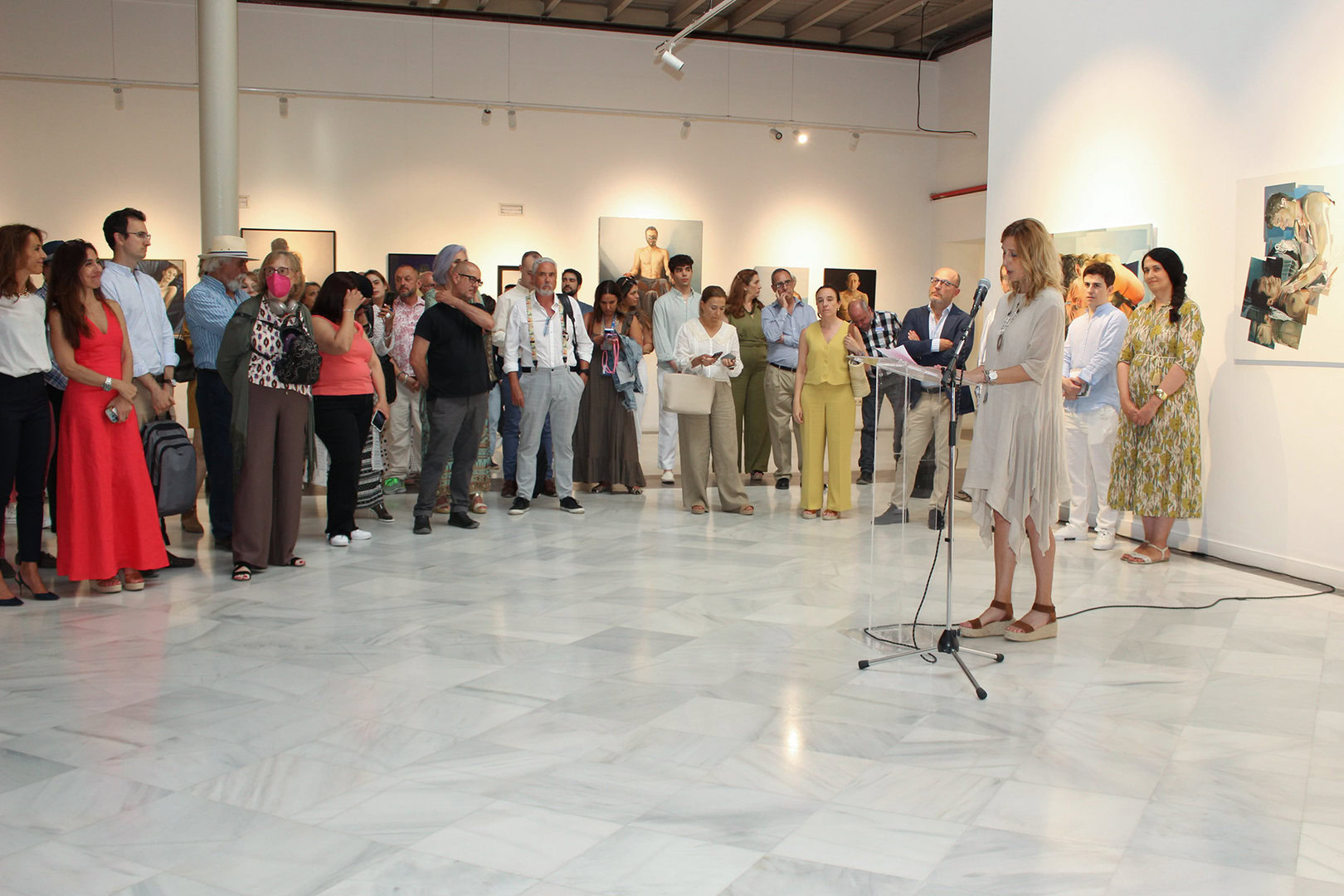 Miguel Tadeo Exposición Casa de Vacas "La insoportable indiferencia" discurso Lola Chamero directora Centro Cultural Casa de Vacas
